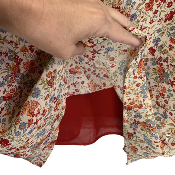 NOTICE Beige Ditsy Floral Sleeveless Midi‎ Dress - Picture 8 of 10